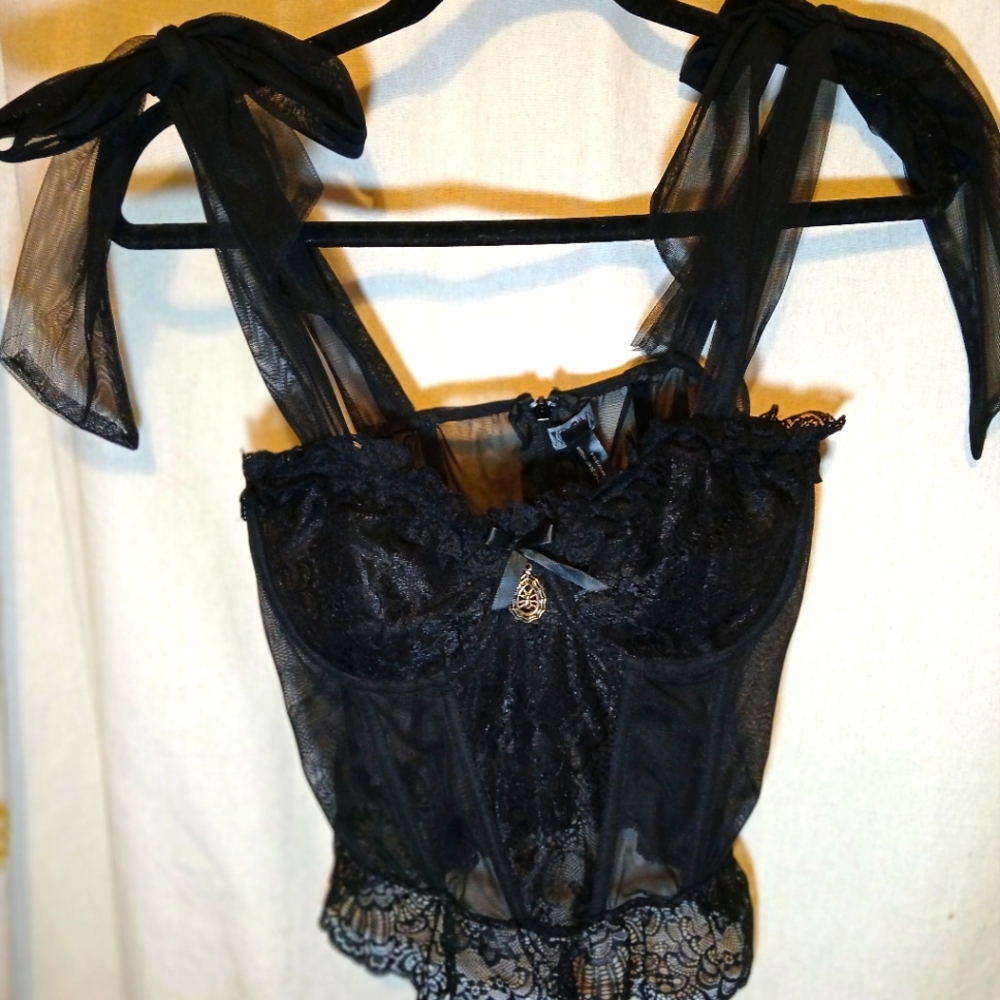 Dolls Kill Widow Corset L